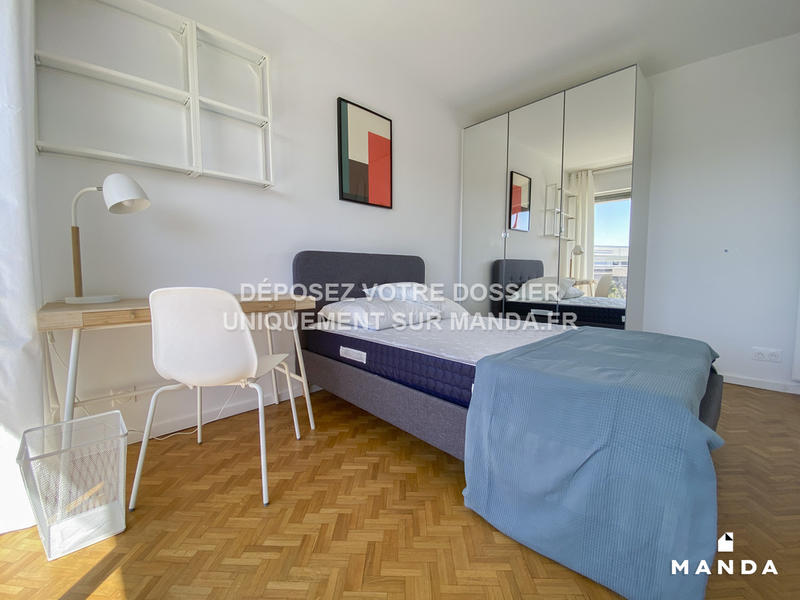 Chambre - 10 m² - 7 pièces