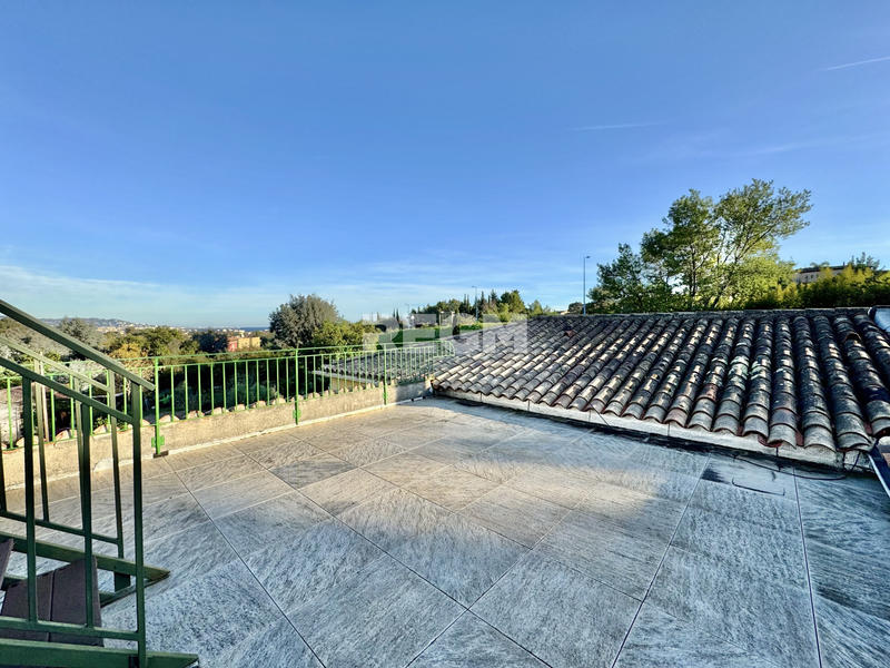 Villa - 332 m² - 7 pièces