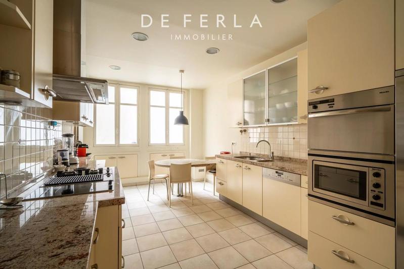 Appartement - 245 m² - 7 pièces