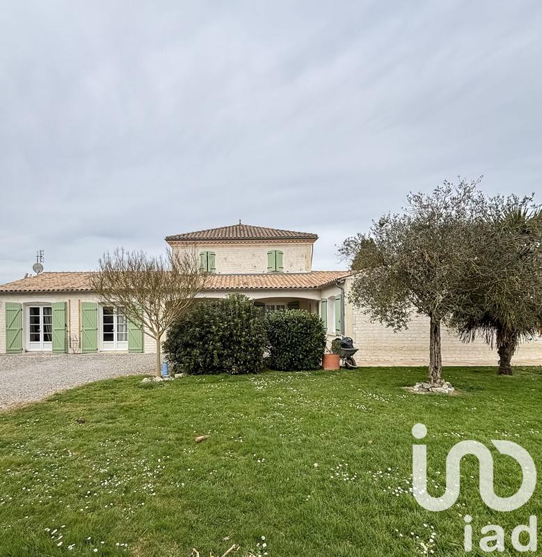 Maison - 297 m² - 11 pièces