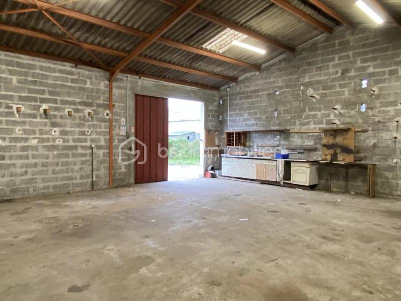 Maison - 220 m² - 9 pièces