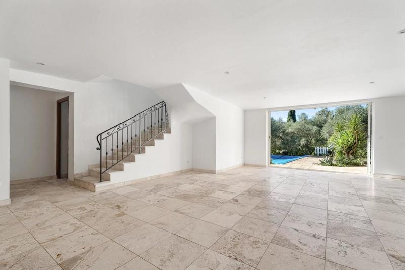 Maison - 205 m² - 5 pièces