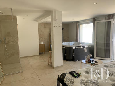 Local commercial - 299 m² - 2 pièces