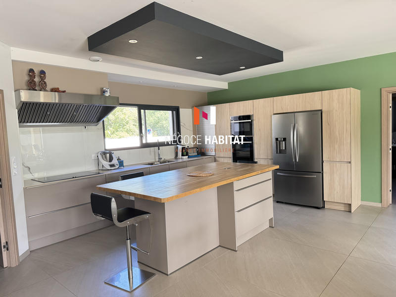 Villa - 167 m² - 10 pièces