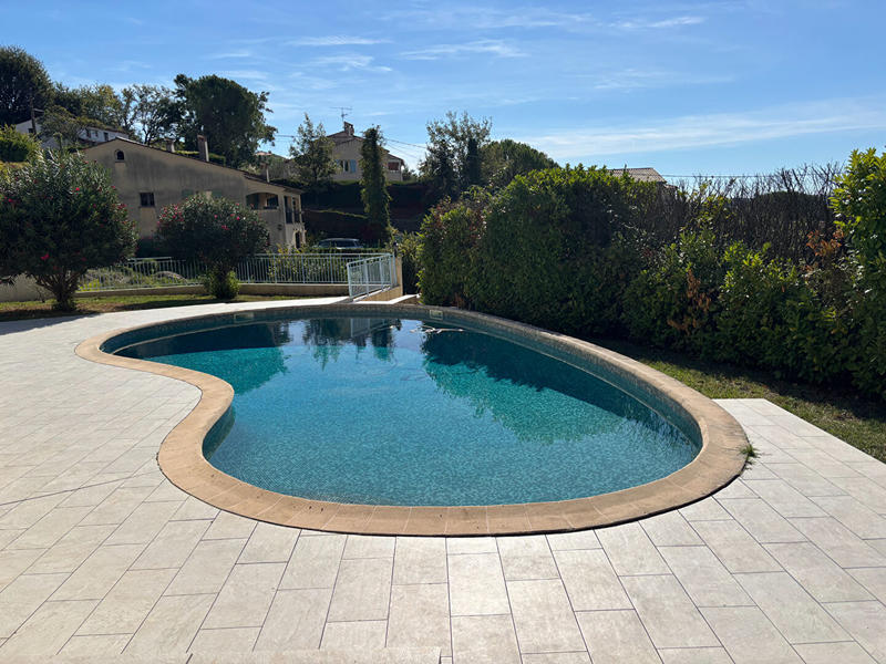 Maison - 270 m² - 5 pièces