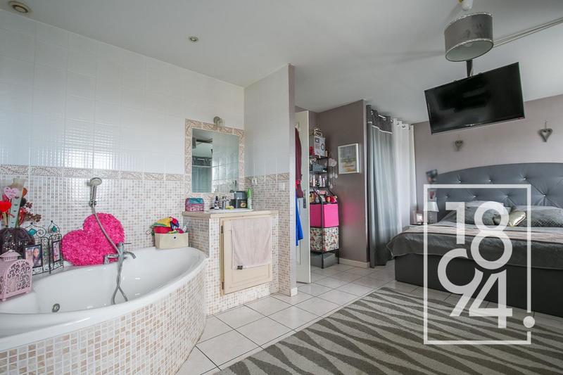 Maison - 101 m² - 5 pièces