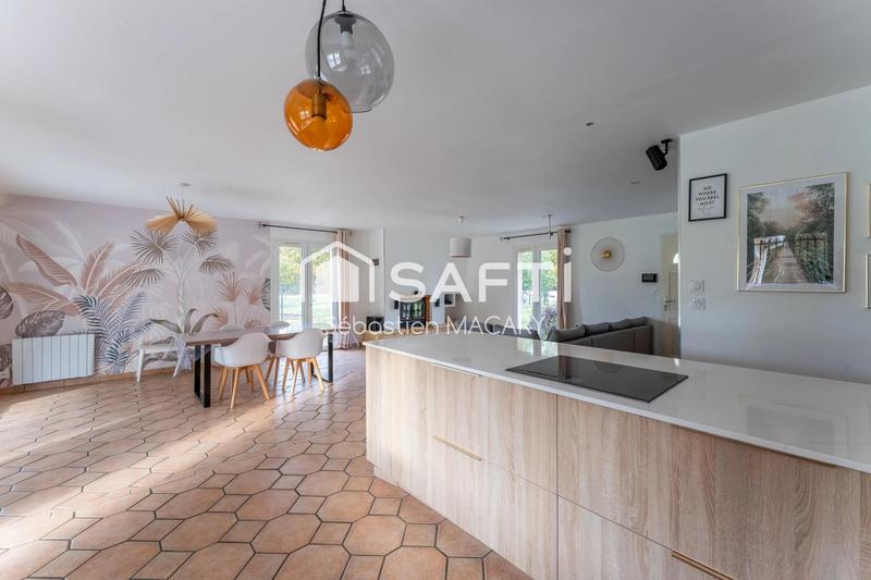 Maison - 102 m² - 5 pièces