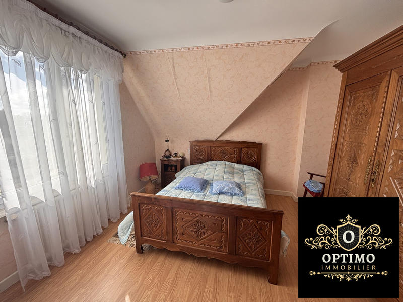 Maison traditionnelle - 155 m² - 8 pièces