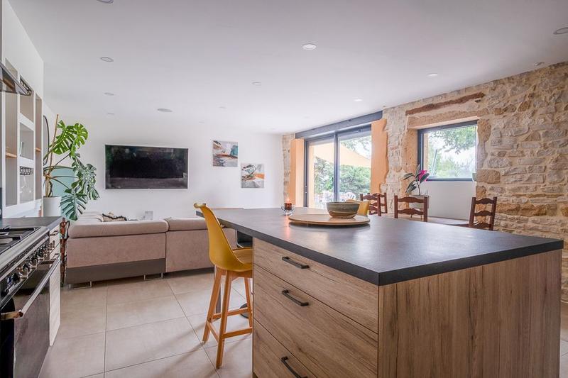 Propriété - 300 m² - 9 pièces