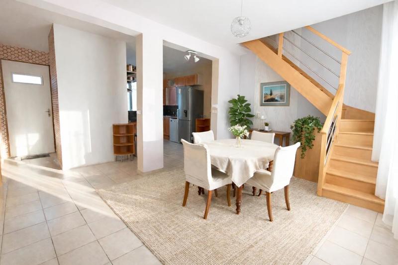Maison - 157 m² - 7 pièces