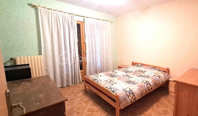 Maison - 198 m² - 8 pièces