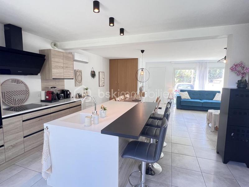 Maison - 92 m² - 4 pièces