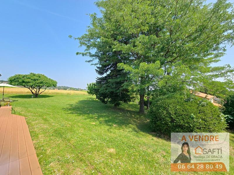 Maison - 220 m² - 7 pièces