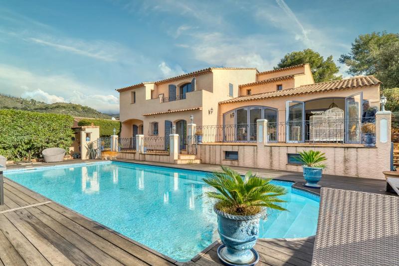 Villa - 193 m² - 5 pièces