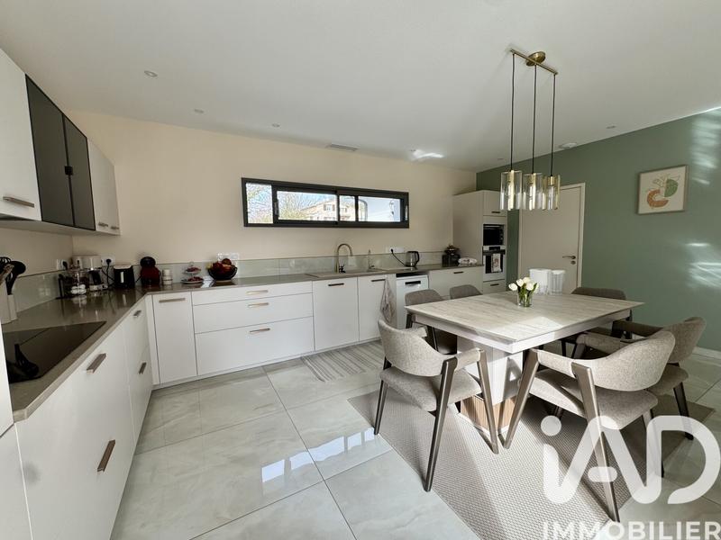 Maison - 187 m² - 7 pièces