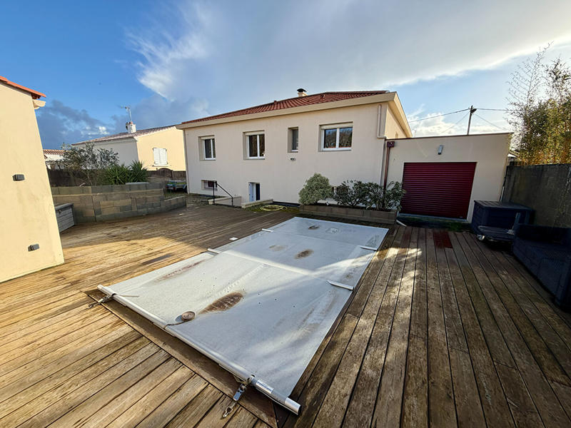 Maison - 205 m² - 7 pièces