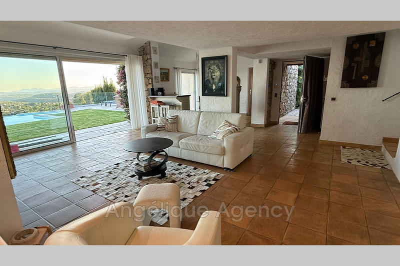 Maison - 200 m² - 7 pièces