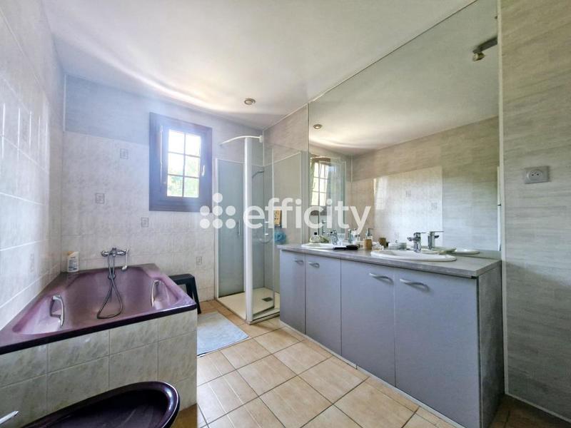 Maison - 111 m² - 5 pièces