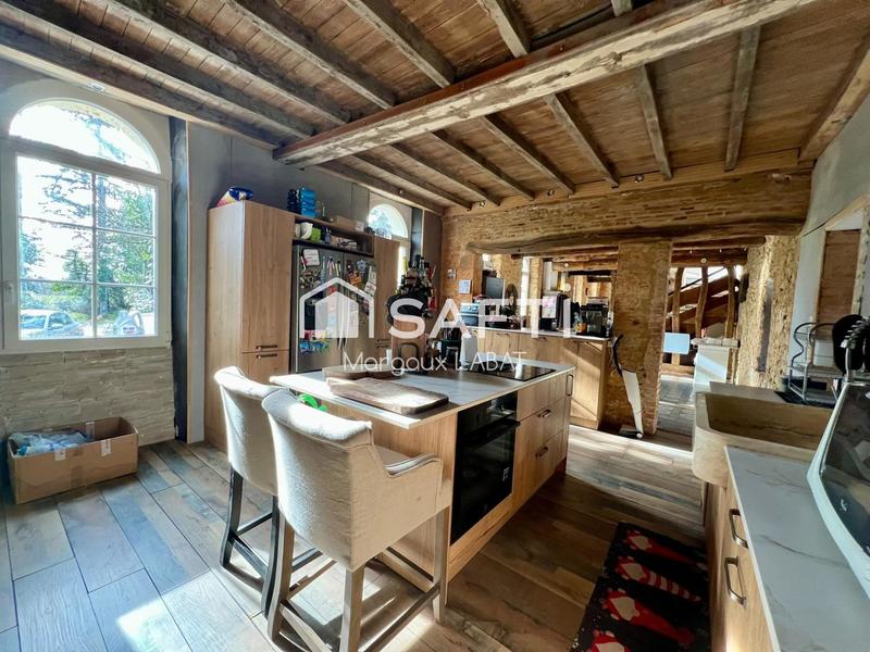 Maison - 380 m² - 10 pièces