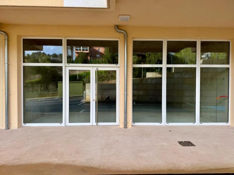 Local commercial - 96 m² - 1 pièce