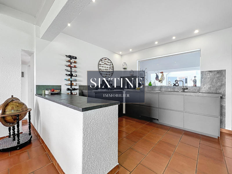 Maison - 197 m² - 9 pièces