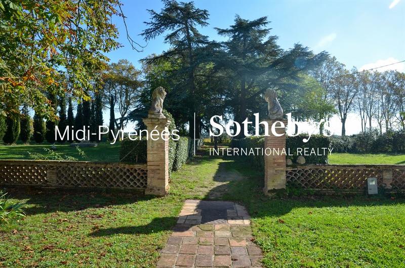 Manoir - 1 300 m² - 23 pièces