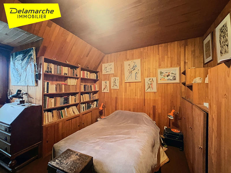 Maison - 247 m² - 8 pièces