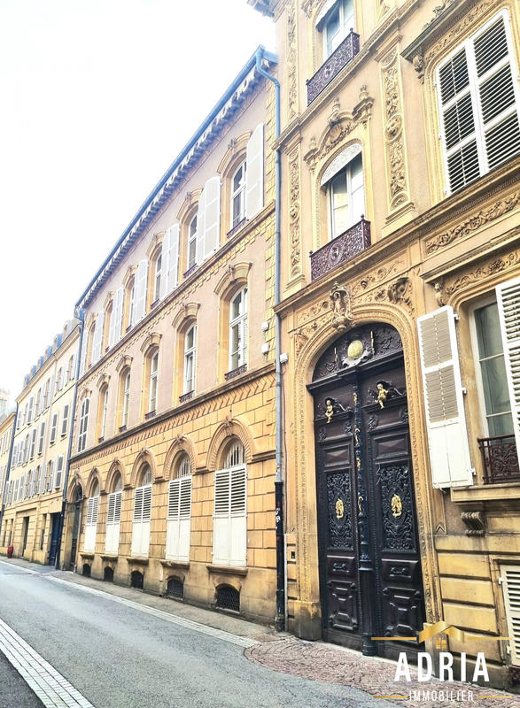 Appartement - 238 m² - 5 pièces