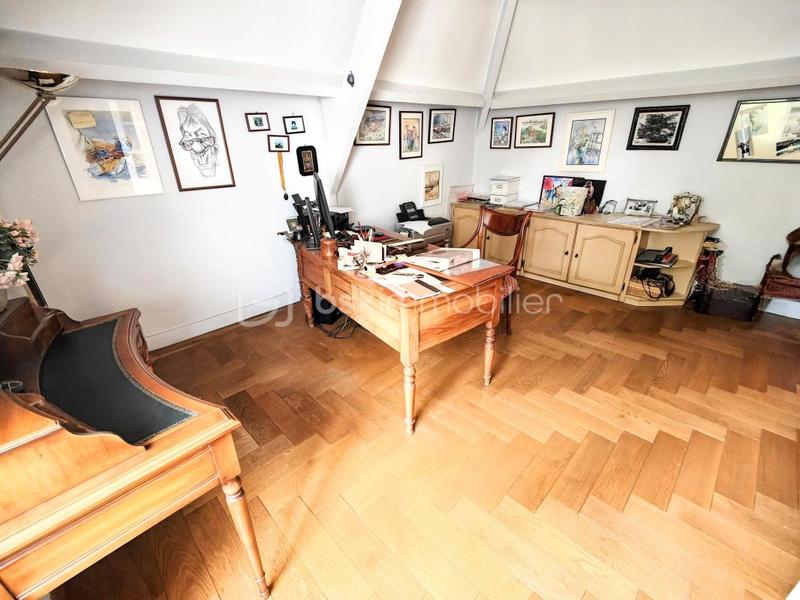Maison - 175 m² - 7 pièces