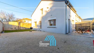 Maison traditionnelle - 82 m² - 4 pièces