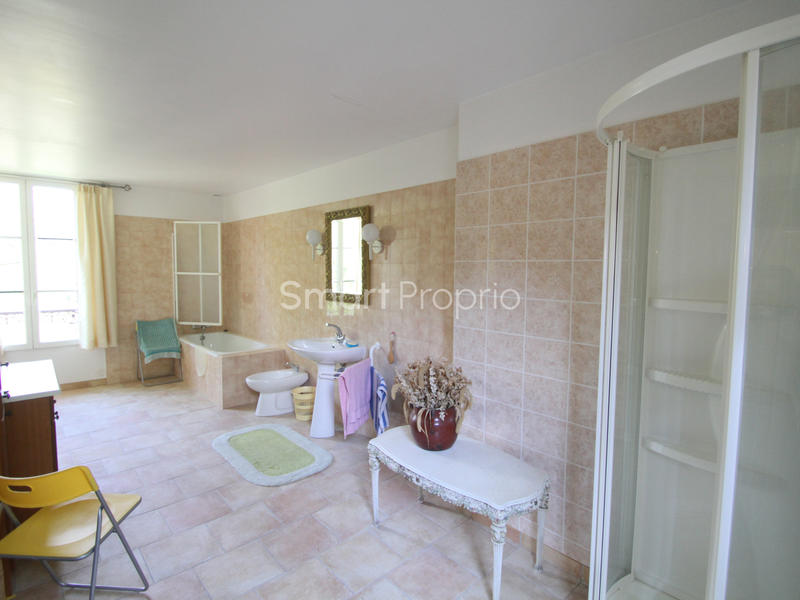 Maison - 288 m² - 9 pièces