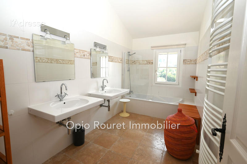 Maison - 195 m² - 7 pièces