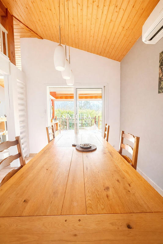 Maison traditionnelle - 140 m² - 5 pièces