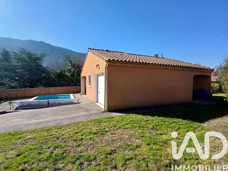 Maison - 99 m² - 5 pièces