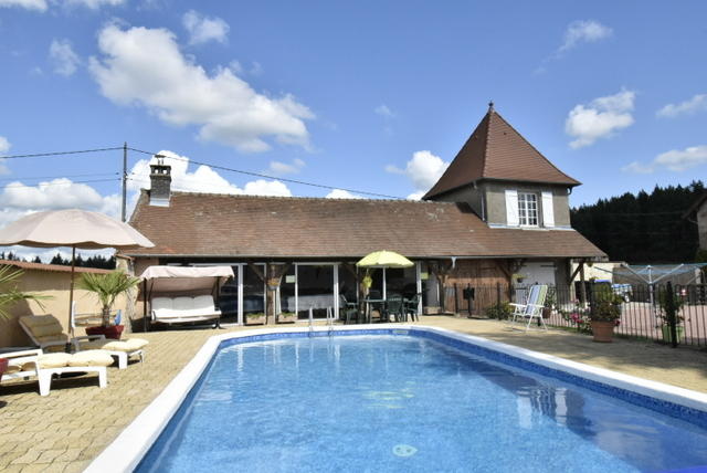 Maison - 320 m² - 10 pièces