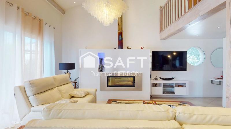 Maison - 258 m² - 10 pièces