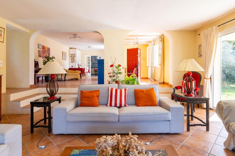 Maison - 220 m² - 6 pièces