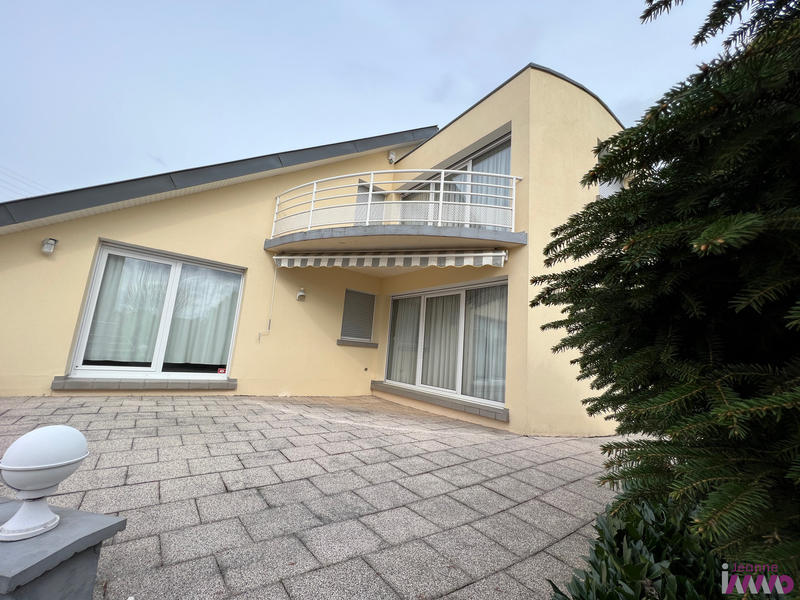 Maison contemporaine - 260 m² - 6 pièces