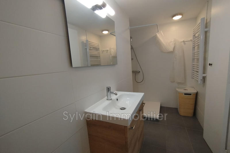 Maison - 220 m² - 9 pièces