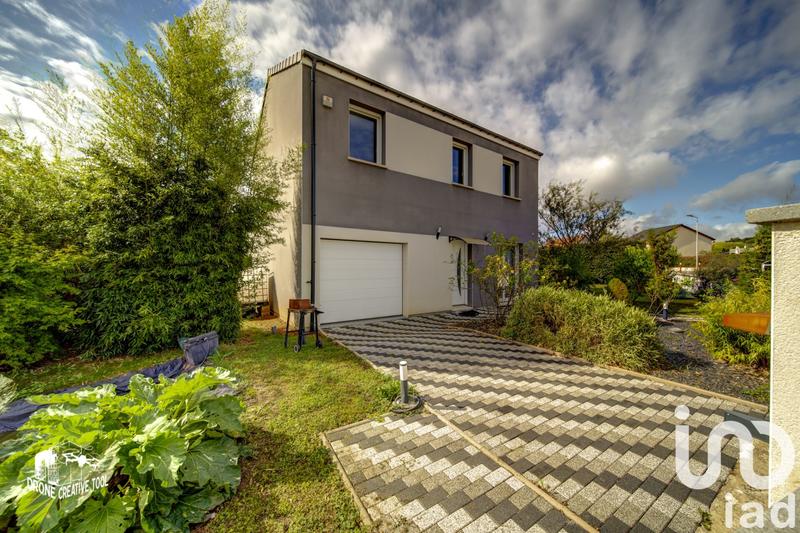 Maison - 93 m² - 5 pièces