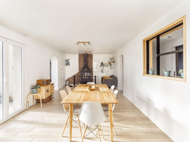 Maison - 219 m² - 8 pièces