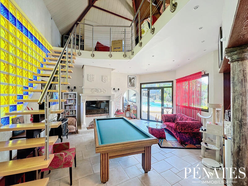 Villa - 360 m² - 6 pièces