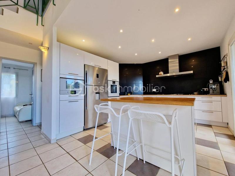 Villa - 202 m² - 9 pièces