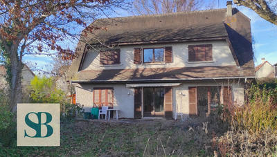 Maison - 144 m² - 8 pièces