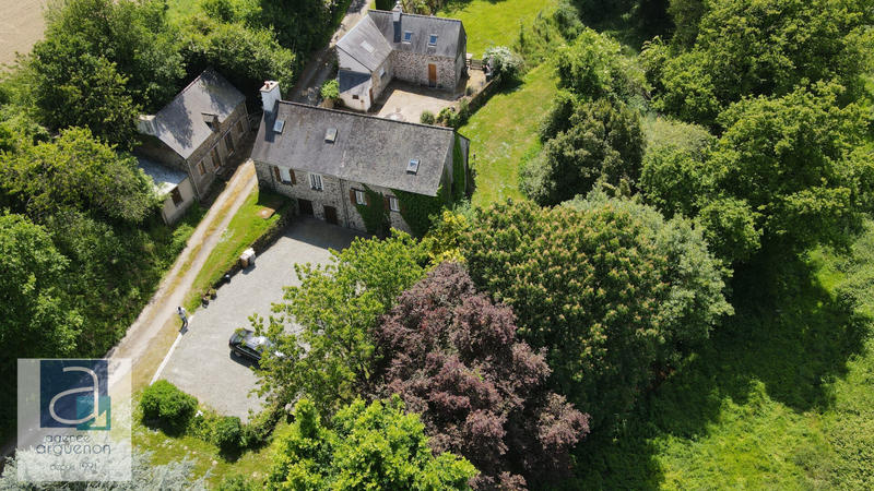 Maison - 224 m² - 7 pièces