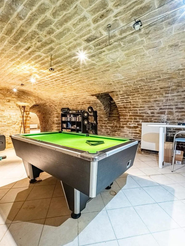 Maison - 300 m² - 9 pièces