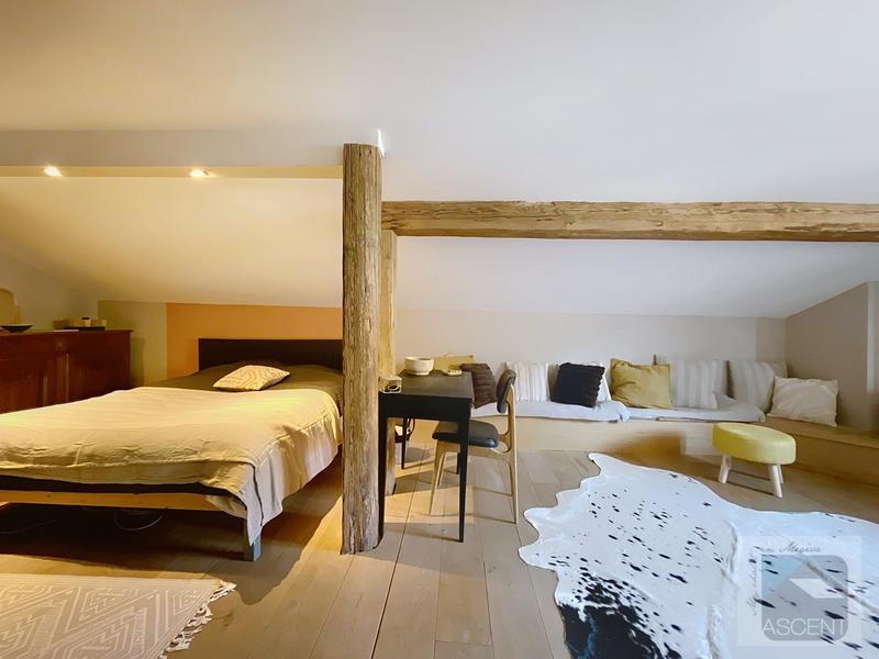 Maison - 246 m² - 6 pièces