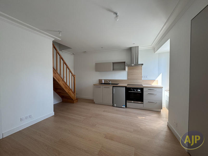 Immeuble - 181 m² - 10 pièces