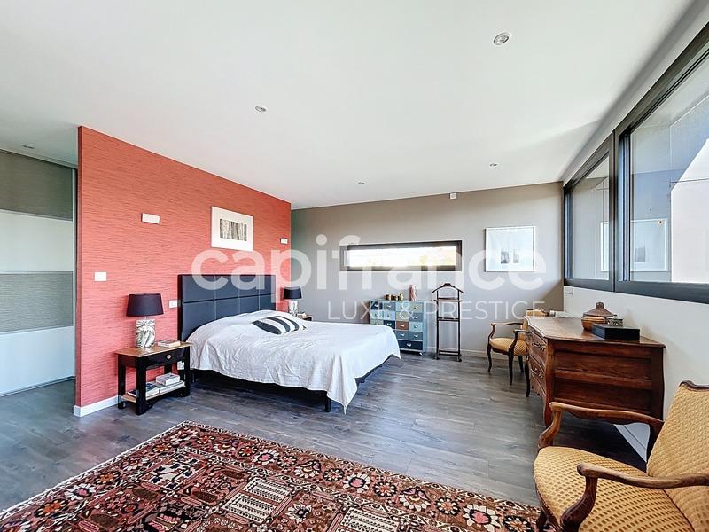 Maison - 232 m² - 6 pièces