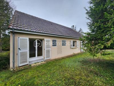 Maison traditionnelle - 98 m² - 4 pièces